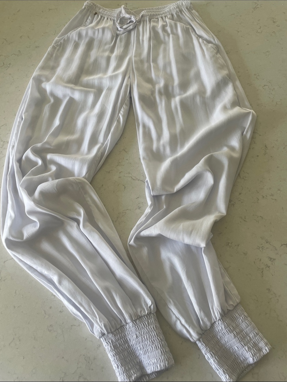 Skemo White Cropped Jogger Pants